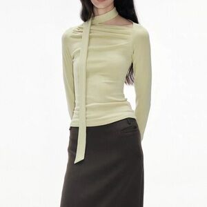 Chic Long Sleeve Top in Soft Yellow